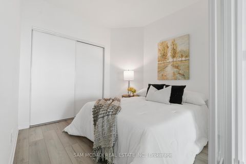 Photo 10 at 722 - 405 Dundas Street W, GO Glenorchy, Oakville
