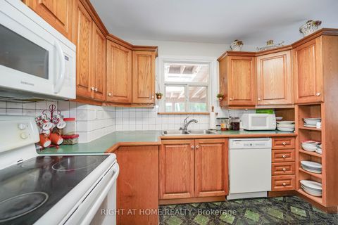 Photo 9 at 38 Lingarde Drive, Maryvale, Toronto