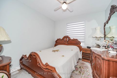 Photo 12 at 38 Lingarde Drive, Maryvale, Toronto