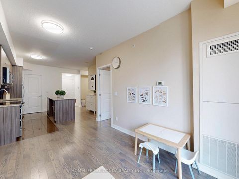 Photo 10 at 1007 - 9205 Yonge Street, Langstaff, Richmond Hill