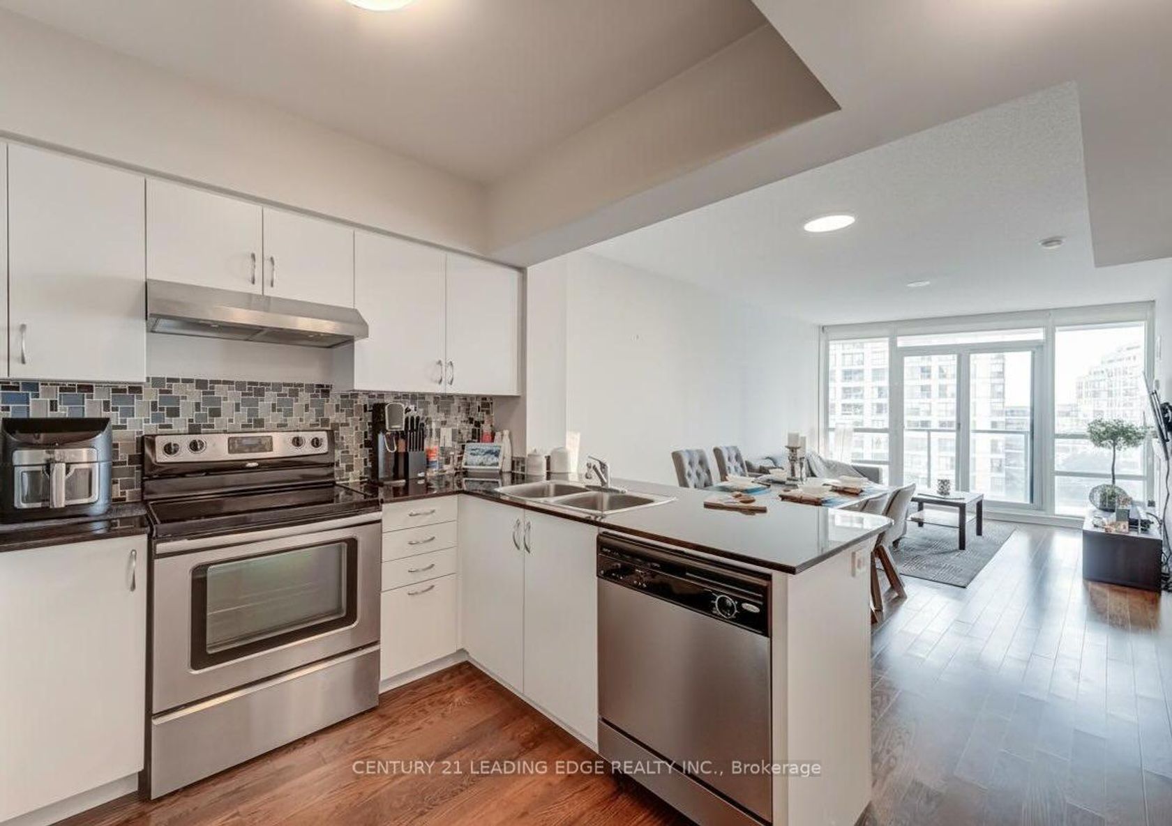 601 - 2240 Lake Shore Boulevard W, Mimico, Toronto photo number 2 601 - 2240 Lake Shore Boulevard W, Mimico, Toronto photo number 2