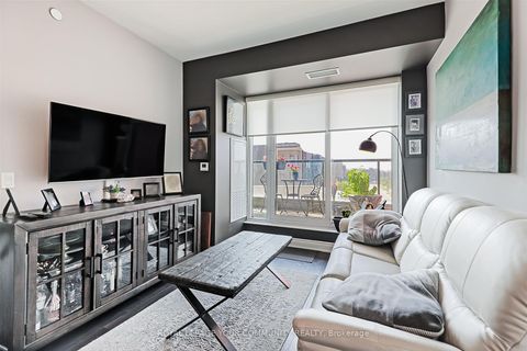 Photo 18 at 208 - 99 Eagle Rock Way S, Maple, Vaughan