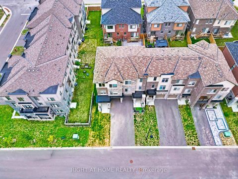 Photo 3 at 209 Vantage Loop, Woodland Hill, Newmarket