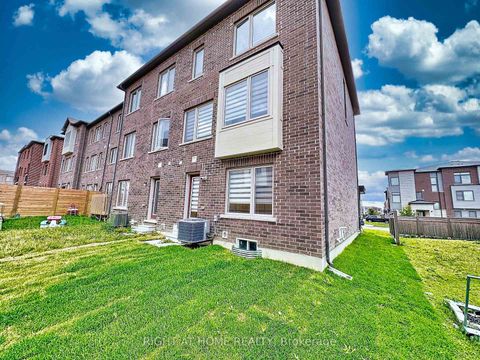 Photo 28 at 209 Vantage Loop, Woodland Hill, Newmarket