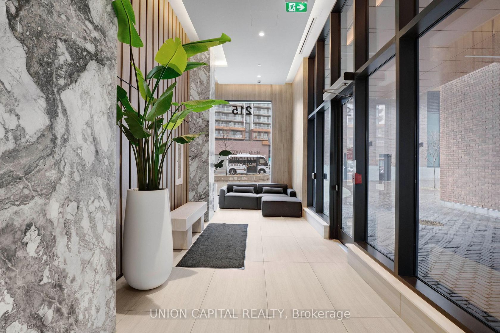 530 - 215 Lakeshore Road W, Port Credit, Mississauga 