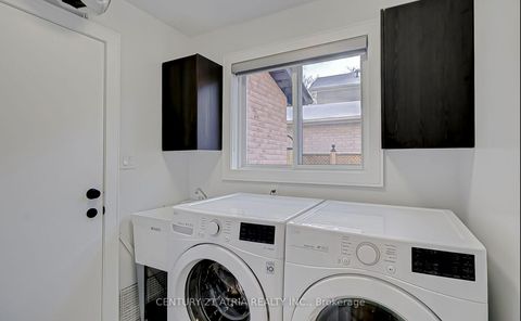 Photo 9 at 220 Olde Bayview Avenue, Oak Ridges Lake Wilcox, Richmond Hill