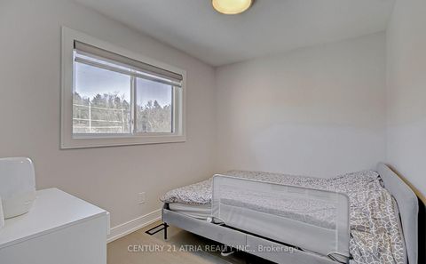 Photo 14 at 220 Olde Bayview Avenue, Oak Ridges Lake Wilcox, Richmond Hill