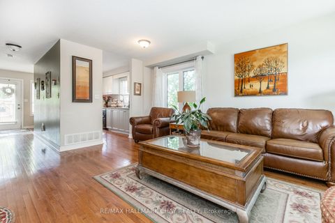 Photo 3 at 11 - 234 Cundles Road E, Little Lake, Barrie