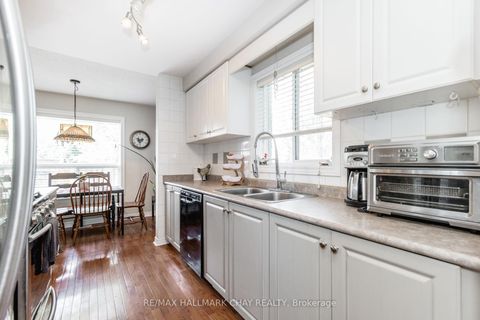 Photo 7 at 11 - 234 Cundles Road E, Little Lake, Barrie