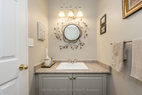 Photo 11 at 11 - 234 Cundles Road E, Little Lake, Barrie