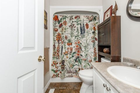 Photo 14 at 11 - 234 Cundles Road E, Little Lake, Barrie