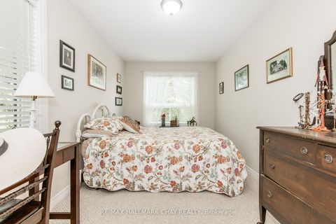 Photo 17 at 11 - 234 Cundles Road E, Little Lake, Barrie