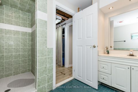 Photo 21 at 11 - 234 Cundles Road E, Little Lake, Barrie