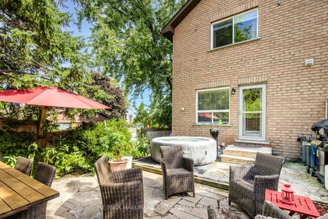 Photo 26 at 11 - 234 Cundles Road E, Little Lake, Barrie