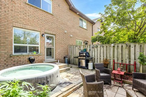 Photo 27 at 11 - 234 Cundles Road E, Little Lake, Barrie