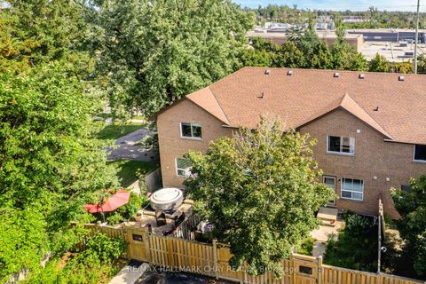 Photo 28 at 11 - 234 Cundles Road E, Little Lake, Barrie