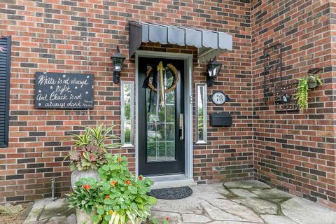 Photo 1 at 78 Wells Street, Aurora Village, Aurora