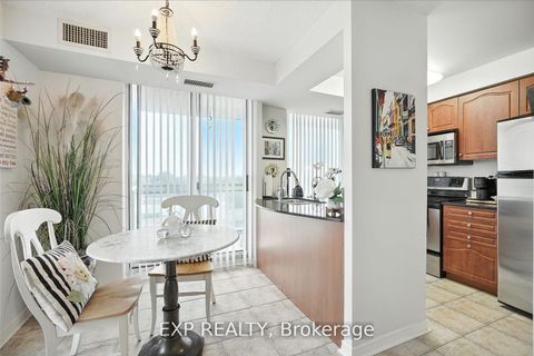 Photo 8 at 505 - 350 Red Maple Road, Langstaff, Richmond Hill