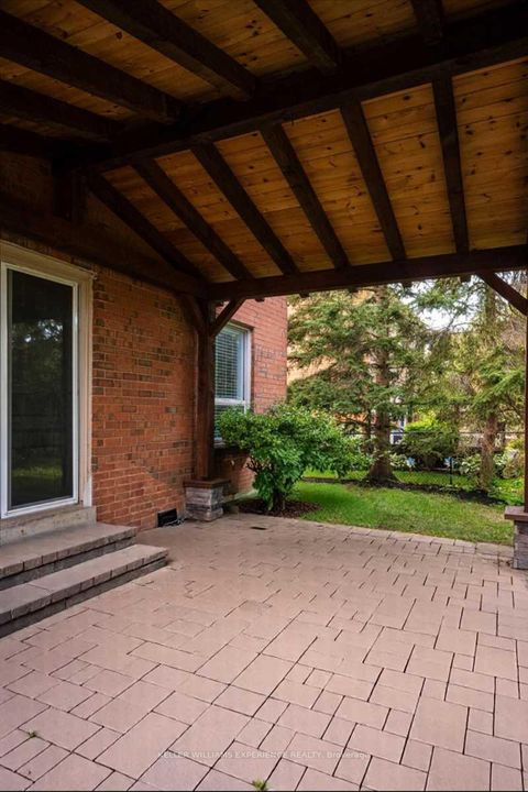 Photo 4 at 22 River Ridge Road, Bayshore, Barrie Photo 4 at 22 River Ridge Road, Bayshore, Barrie