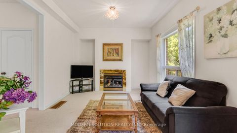 Photo 10 at 86 Lebovic Drive, Oak Ridges Lake Wilcox, Richmond Hill