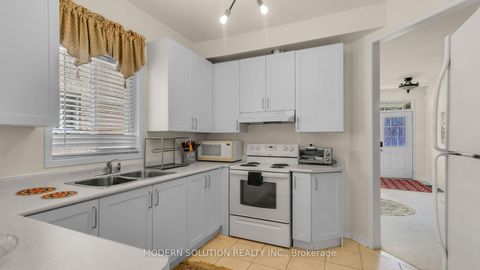 Photo 14 at 86 Lebovic Drive, Oak Ridges Lake Wilcox, Richmond Hill