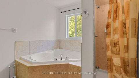Photo 24 at 86 Lebovic Drive, Oak Ridges Lake Wilcox, Richmond Hill