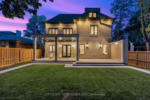 Photo 3 at 140 Hillmount Avenue, Lawrence, Toronto Photo 3 at 140 Hillmount Avenue, Lawrence, Toronto