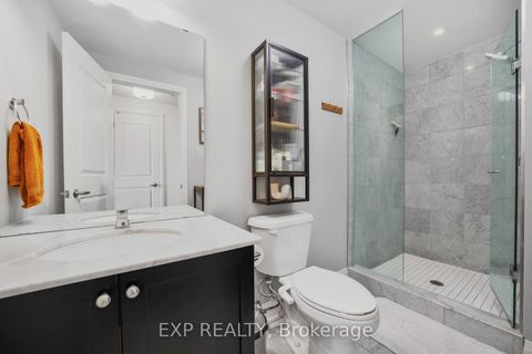 Photo 10 at 602A - 15277 Yonge Street, Aurora Village, Aurora
