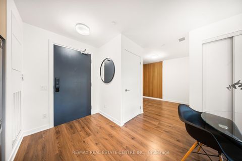 Photo 4 at 813 - 405 Dundas Street W, GO Glenorchy, Oakville