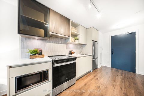Photo 6 at 813 - 405 Dundas Street W, GO Glenorchy, Oakville