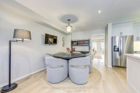 Photo 11 at 215 ROXTON Road, RO River Oaks, Oakville