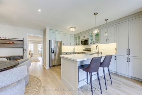 Photo 13 at 215 ROXTON Road, RO River Oaks, Oakville