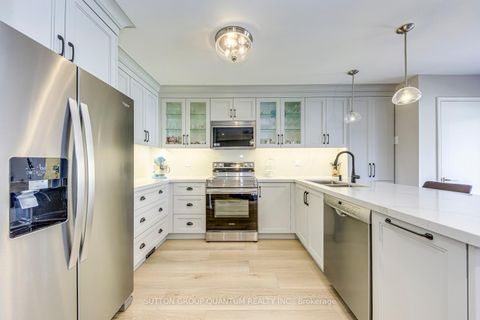 Photo 14 at 215 ROXTON Road, RO River Oaks, Oakville