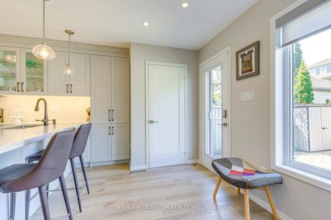 Photo 17 at 215 ROXTON Road, RO River Oaks, Oakville