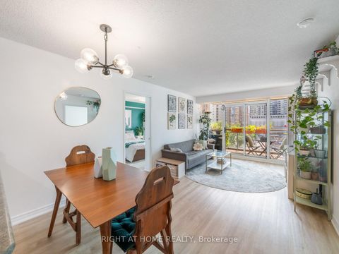 Photo 3 at 608 - 18 Parkview Avenue, Willowdale East, Toronto