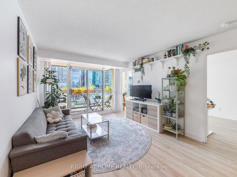 Photo 4 at 608 - 18 Parkview Avenue, Willowdale East, Toronto