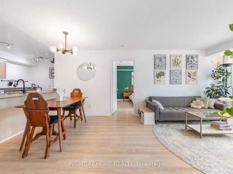 Photo 6 at 608 - 18 Parkview Avenue, Willowdale East, Toronto