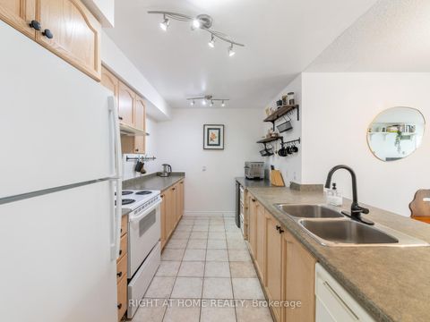 Photo 8 at 608 - 18 Parkview Avenue, Willowdale East, Toronto