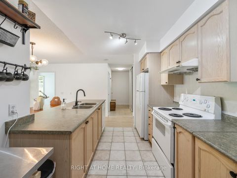 Photo 9 at 608 - 18 Parkview Avenue, Willowdale East, Toronto
