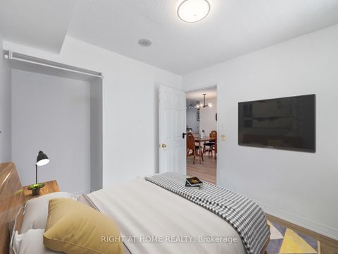 Photo 19 at 608 - 18 Parkview Avenue, Willowdale East, Toronto