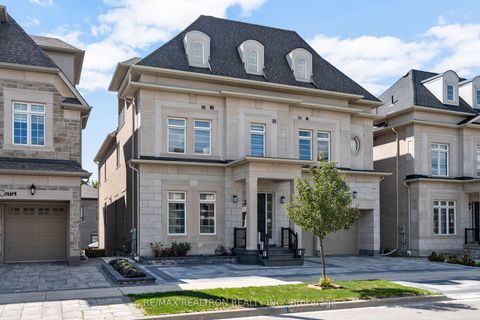 Photo 2 at 7 Aspy Court, Patterson, Vaughan