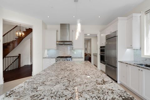 Photo 17 at 7 Aspy Court, Patterson, Vaughan