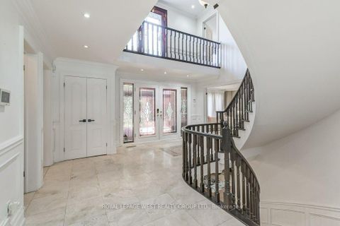 Photo 6 at 41 Vancho Crescent, Humber Valley, Toronto
