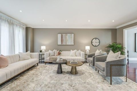 Photo 7 at 41 Vancho Crescent, Humber Valley, Toronto