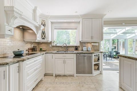 Photo 12 at 41 Vancho Crescent, Humber Valley, Toronto