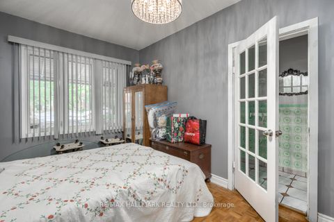 Photo 11 at 227 Shaw Street, Bellwoods, Toronto