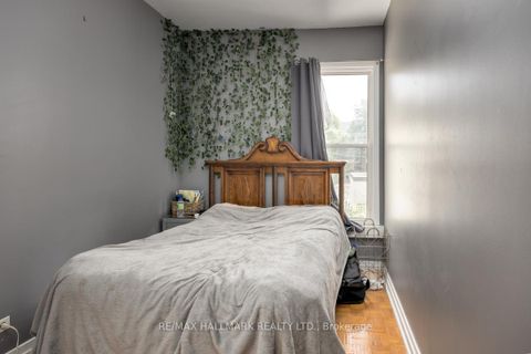 Photo 16 at 227 Shaw Street, Bellwoods, Toronto