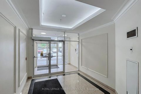 Photo 4 at 213 - 7398 Yonge Street, Yorkhill, Vaughan