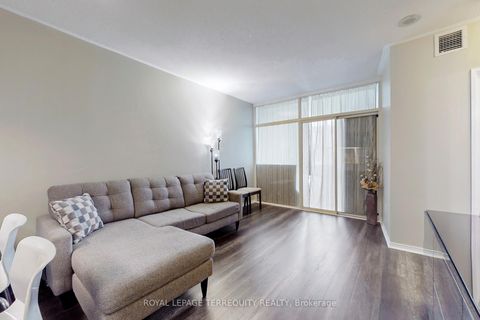 Photo 7 at 213 - 7398 Yonge Street, Yorkhill, Vaughan