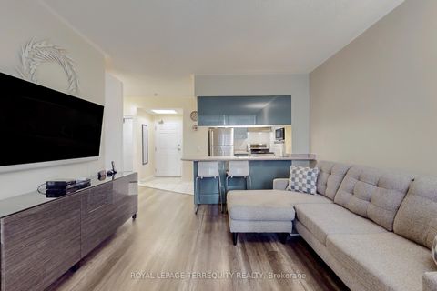 Photo 9 at 213 - 7398 Yonge Street, Yorkhill, Vaughan